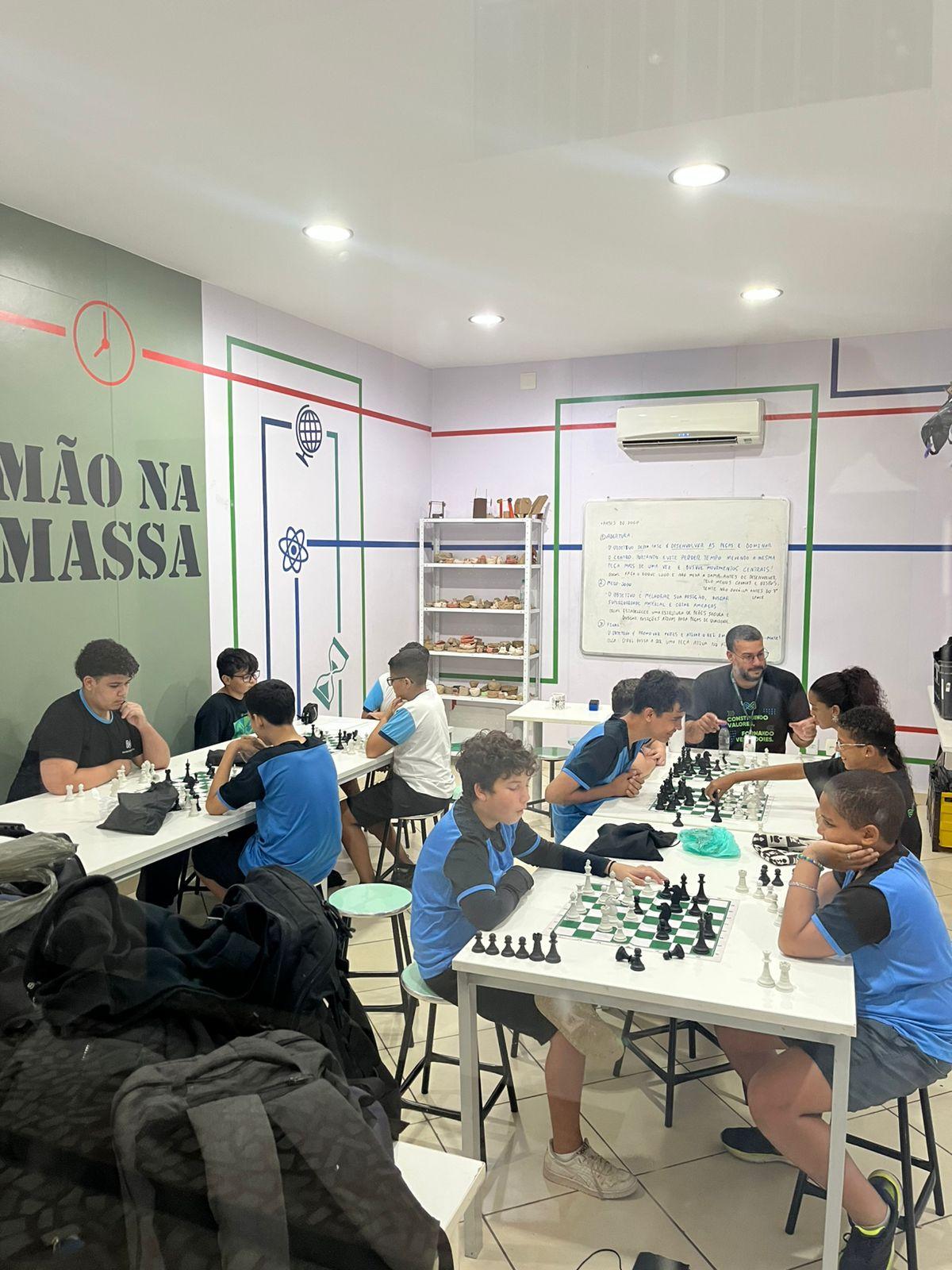 Disciplina eletiva de xadrez: desenvolvimento cognitivo e socioemocional na prática